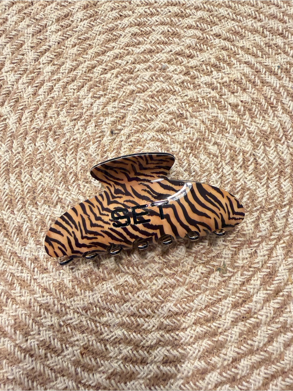 SET Active Animal Print Claw Clip
